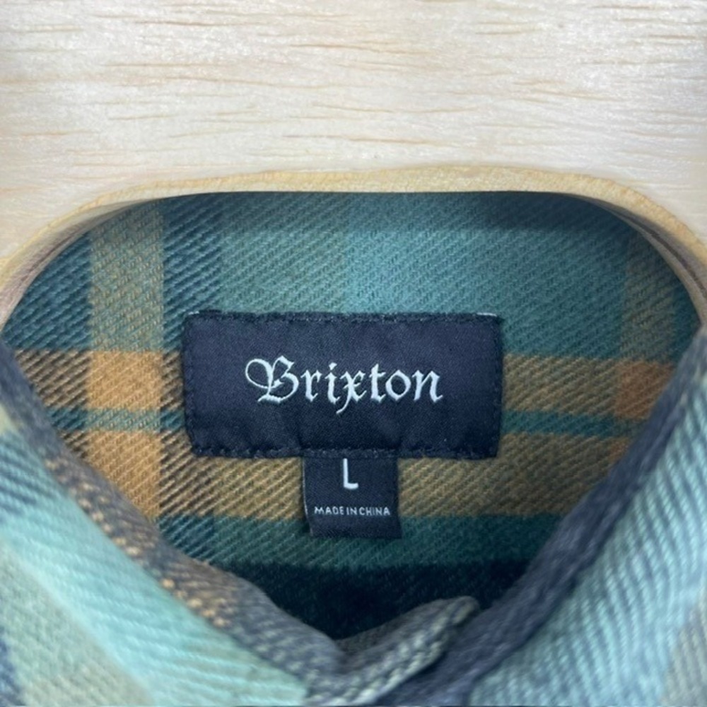 Brixton Men's Large‎ Plaid Green And Black Flannel Long Sleeve Button Up Shirt - Picture 4 of 7